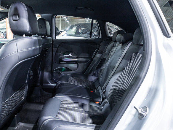 2020 Mercedes-Benz GLA 200 II (H247), серый - вид 23