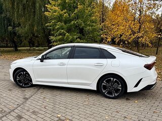 2021 Kia K5 III, белый, 3100000 рублей, вид 5