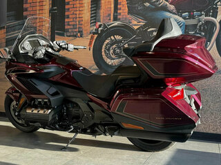 2025 Honda GL 1800 Gold Wing, красный, 4500000 рублей, вид 3