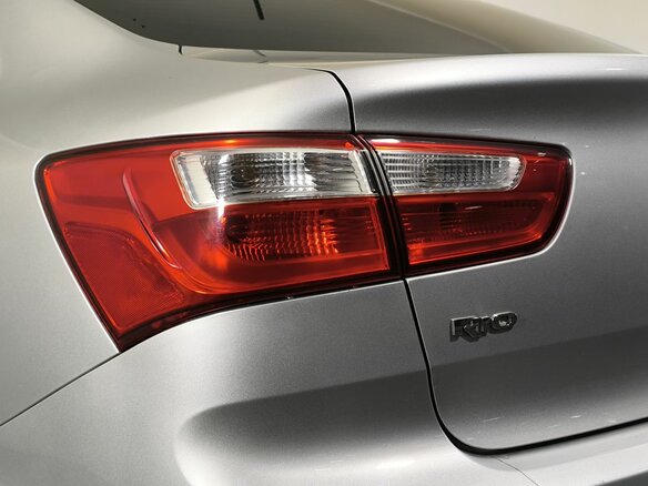 2011 Kia Rio III (Global market), серебристый, 729000 рублей - вид 18