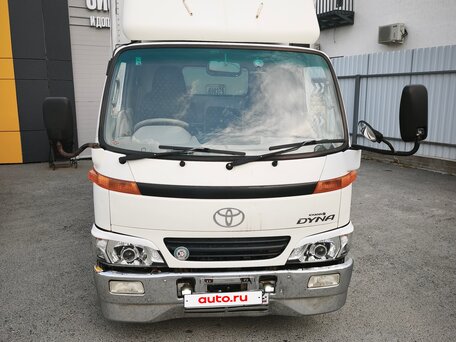 2000 Toyota Dyna, белый, 1300000 рублей, вид 1