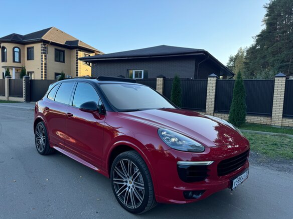 2016 Porsche Cayenne Diesel II Рестайлинг (958), красный, 4350000 рублей - вид 15