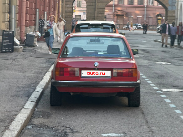 1987 BMW 3 серии 316 II (E30), красный, 500000 рублей - вид 3