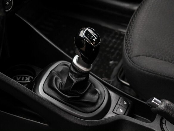 2015 Kia Rio III Рестайлинг, бежевый - вид 24