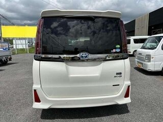 2021 Toyota Noah III (R80) Рестайлинг, белый, 1687000 рублей, вид 5
