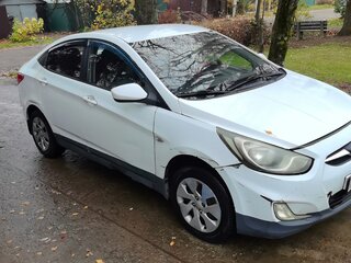 2013 Hyundai Solaris I, белый, 400000 рублей, вид 2