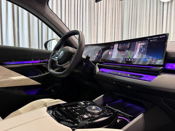 2024 BMW 5 серии 520i VIII (G60/G61/G68), серый, 6200000 рублей - вид 10