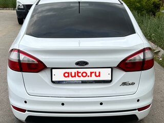 2016 Ford Fiesta Mk6 Рестайлинг, белый, 620000 рублей, вид 3