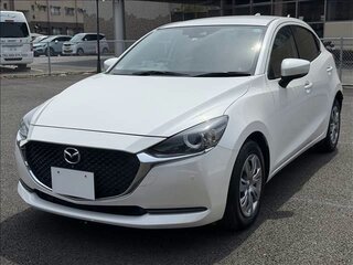 2023 Mazda 2 III (DJ) Рестайлинг, белый, 891000 рублей, вид 2