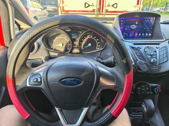 2015 Ford Fiesta Mk6 Рестайлинг, красный, 699000 рублей - вид 9
