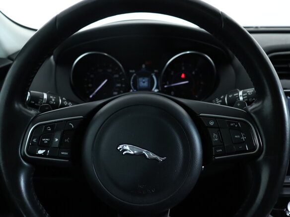 2016 Jaguar F-Pace I, чёрный, 2360000 рублей - вид 18
