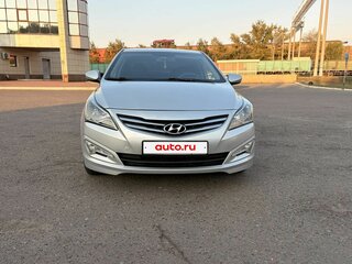 2014 Hyundai Solaris I Рестайлинг, серебристый, 840000 рублей, вид 2