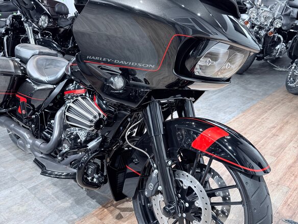 2018 Harley-Davidson CVO Road Glide, чёрный, 2499000 рублей - вид 12