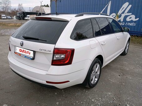 2019 Skoda Octavia III (A7) Рестайлинг, белый, 1900000 рублей, вид 3
