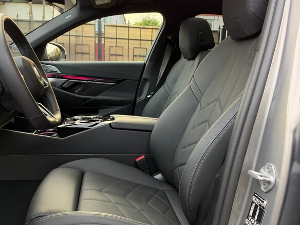 2026 BMW 5 серии 520d xDrive VIII (G60/G61/G68), серый, 9400000 рублей - вид 19