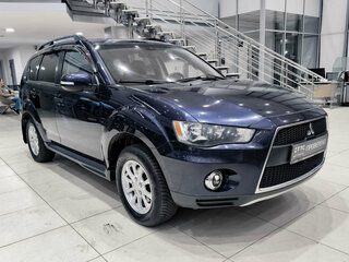 2011 Mitsubishi Outlander II Рестайлинг, синий, 850000 рублей, вид 3