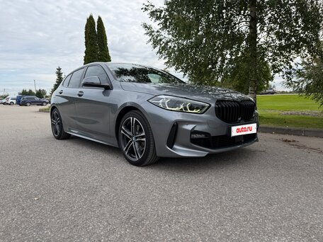 2022 BMW 1 серии 118i III (F40), серый, 2580000 рублей, вид 1