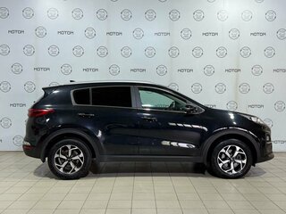 2021 Kia Sportage IV Рестайлинг, чёрный, 2500000 рублей, вид 5