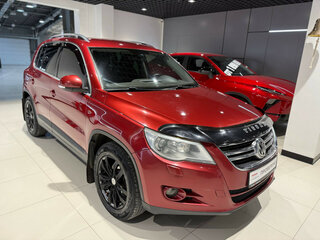 2011 Volkswagen Tiguan I, красный, 848000 рублей, вид 2