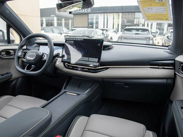 2026 Lynk & Co 06 Long Battery I Рестайлинг, белый, 2550000 рублей - вид 10