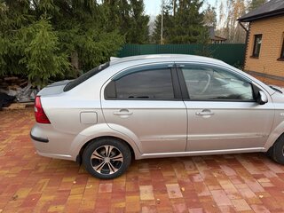 2007 Chevrolet Aveo I Рестайлинг, серебристый, 550000 рублей, вид 3