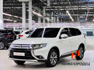 2015 Mitsubishi Outlander III Рестайлинг 2, белый, 1672000 рублей, вид 1