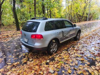 2003 Volkswagen Touareg I, серебристый, 850000 рублей, вид 1