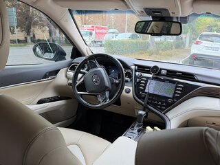 2021 Toyota Camry VIII (XV70) Рестайлинг, белый, 4200000 рублей, вид 5