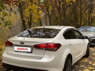 2017 Kia Cerato III Рестайлинг (Classic), белый, 1350000 рублей, вид 2