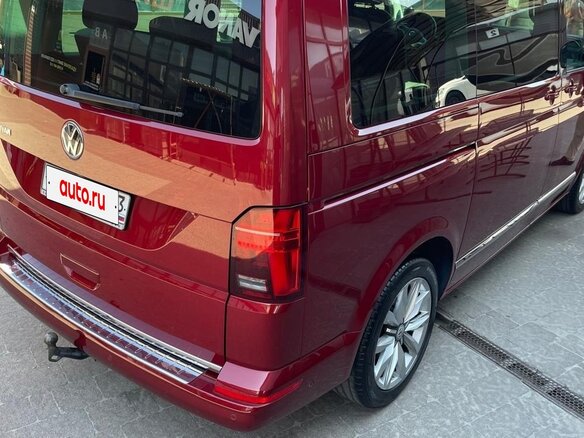 2019 Volkswagen Multivan T6 Рестайлинг, красный, 5250000 рублей - вид 11