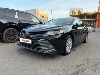 2018 Toyota Camry VII (XV50) Рестайлинг 2, чёрный, 2130000 рублей, вид 2