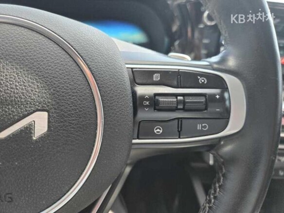 2023 Kia K5 III, чёрный, 2190000 рублей - вид 7
