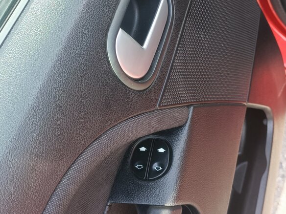 2007 Ford Fiesta Mk5, красный - вид 17