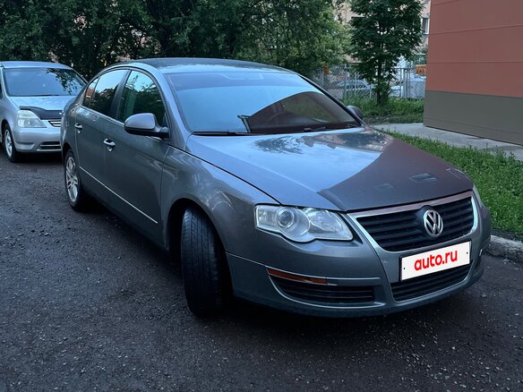 2005 Volkswagen Passat B6, серый, 660000 рублей - вид 5