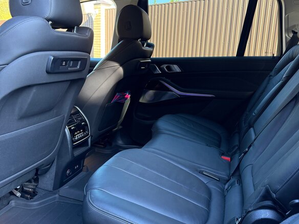 2019 BMW X7 40i I (G07), серый, 8700000 рублей - вид 24