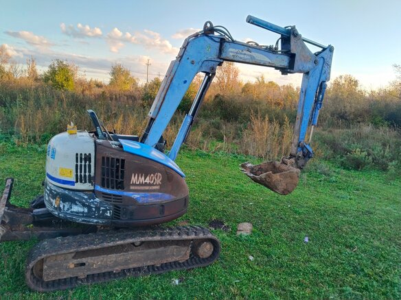 2002 Mitsubishi MM40SR-3, синий, 1410000 рублей - вид 2