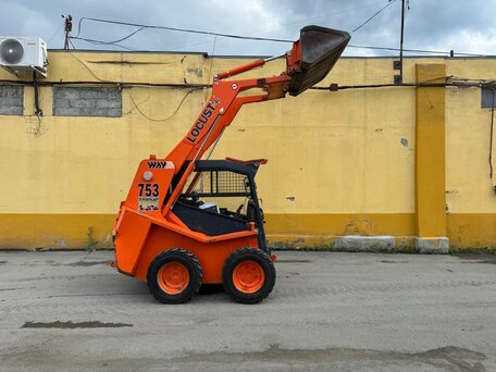 2010 Locust 753, красный, 770000 рублей, вид 3