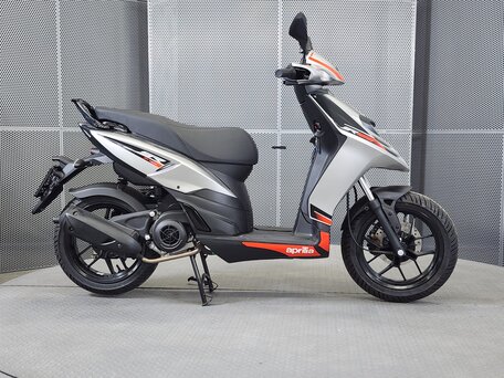 2025 Aprilia SR 125, серый, 223000 рублей, вид 1