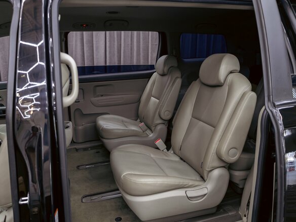2019 Kia Carnival III, чёрный, 2795000 рублей - вид 17