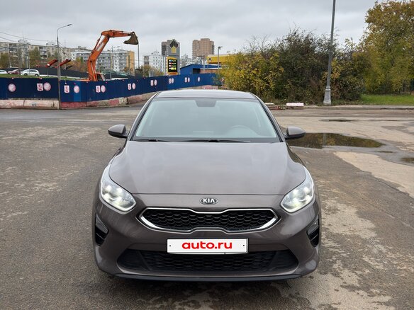 2019 Kia Ceed III, коричневый, 1690000 рублей - вид 1