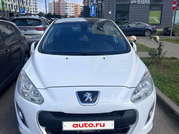 2011 Peugeot 308 I Рестайлинг, белый