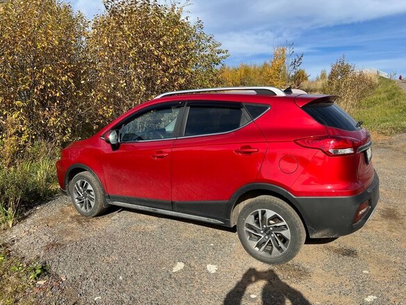 2023 JAC JS3, красный, 1300000 рублей - вид 3