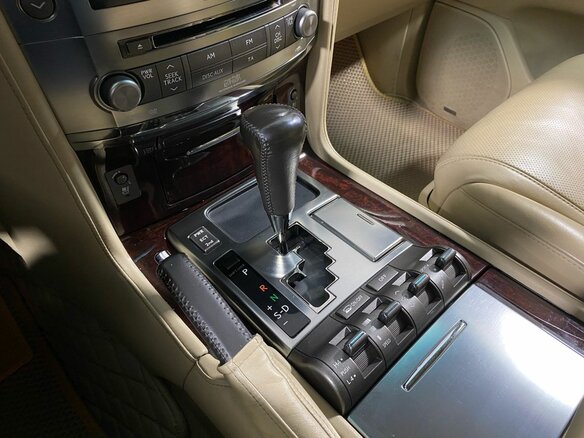2008 Lexus LX 570 III, серый - вид 23