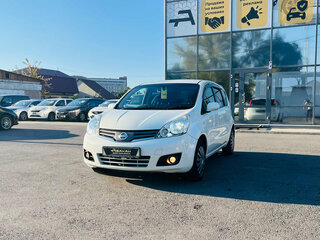 2010 Nissan Note I Рестайлинг, белый, 749999 рублей, вид 2