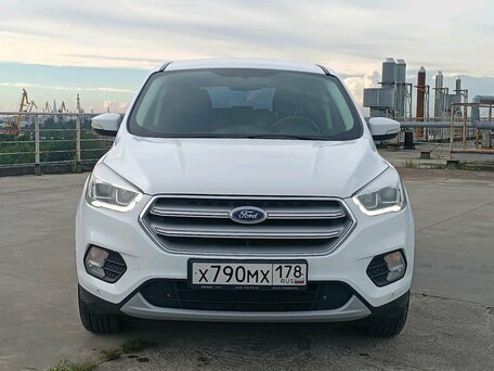 2017 Ford Kuga II Рестайлинг, белый, 1250000 рублей, вид 2