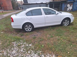 2012 Skoda Octavia II (A5) Рестайлинг, белый, 900000 рублей, вид 2