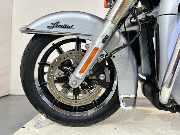 2015 Harley-Davidson Electra Glide, серебристый, 899000 рублей - вид 27