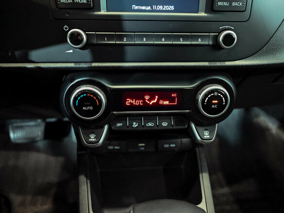 2021 Kia Rio X IV Рестайлинг, серый, 1950000 рублей - вид 17