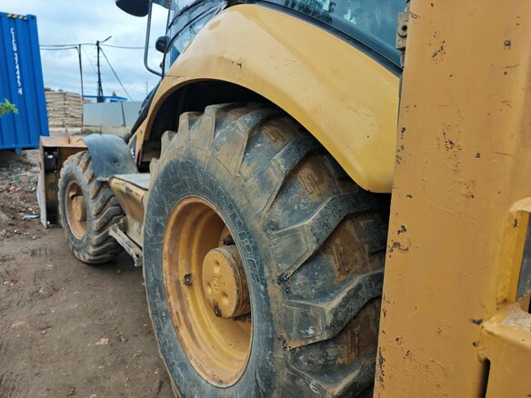 2011 Caterpillar 428, жёлтый, 4300000 рублей - вид 16