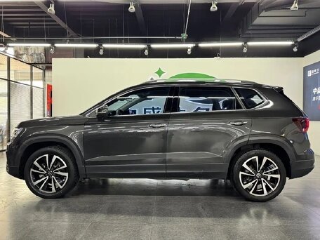 2023 Volkswagen Tharu I, чёрный, 2160000 рублей, вид 4